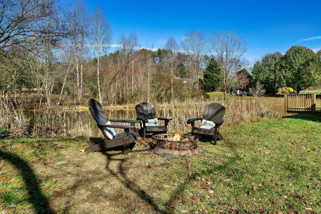 Spectacular Mtns Views With Private Hot Tub With Pool Table And Private Pond Villa Sevierville Dış mekan fotoğraf