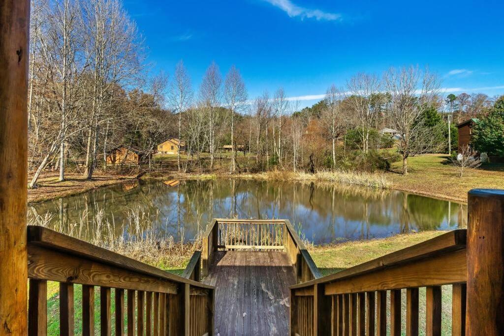 Spectacular Mtns Views With Private Hot Tub With Pool Table And Private Pond Villa Sevierville Dış mekan fotoğraf