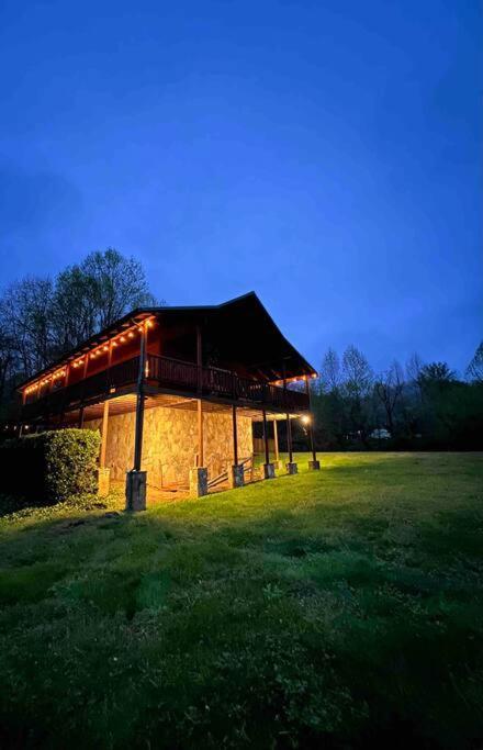 Spectacular Mtns Views With Private Hot Tub With Pool Table And Private Pond Villa Sevierville Dış mekan fotoğraf