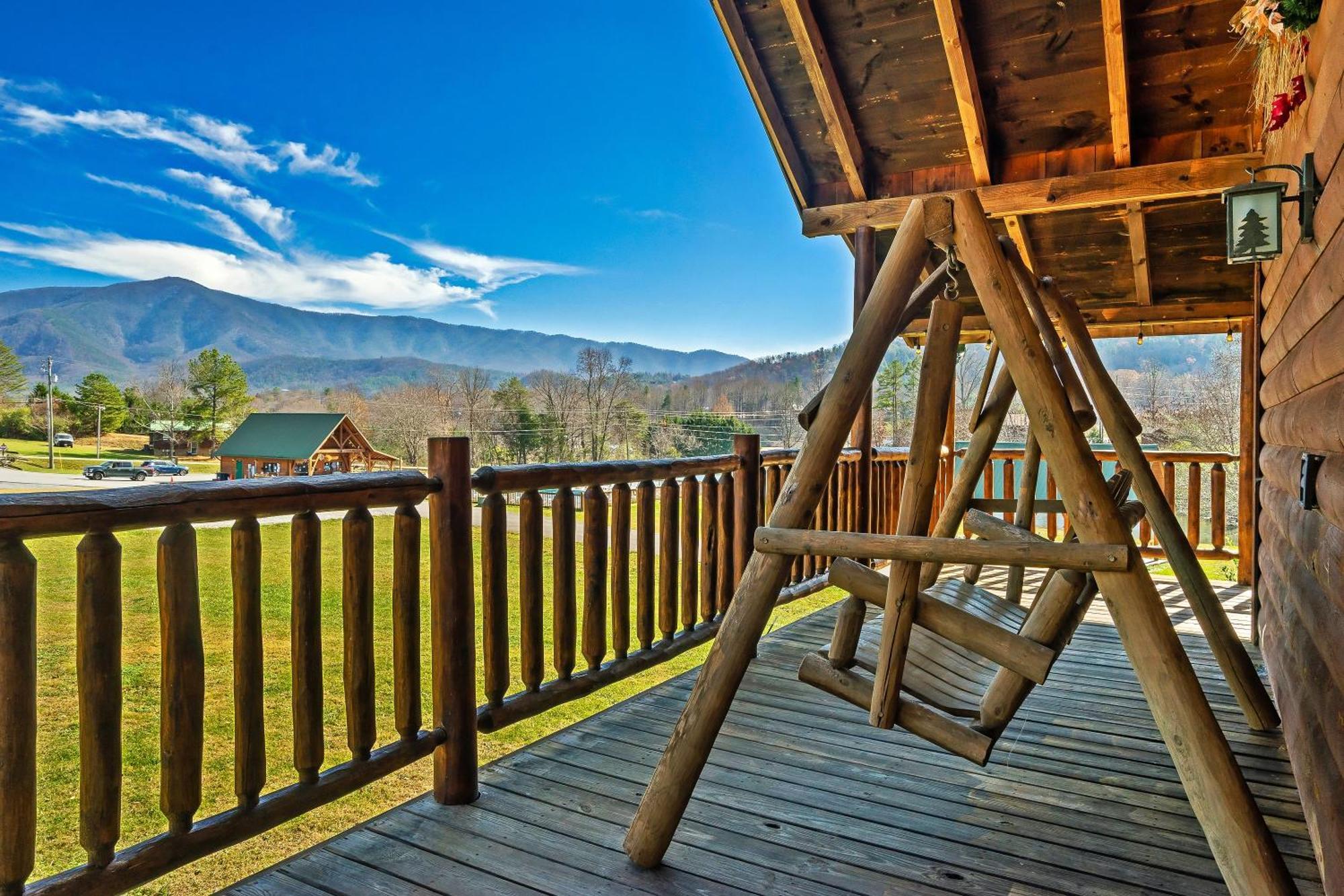 Spectacular Mtns Views With Private Hot Tub With Pool Table And Private Pond Villa Sevierville Dış mekan fotoğraf