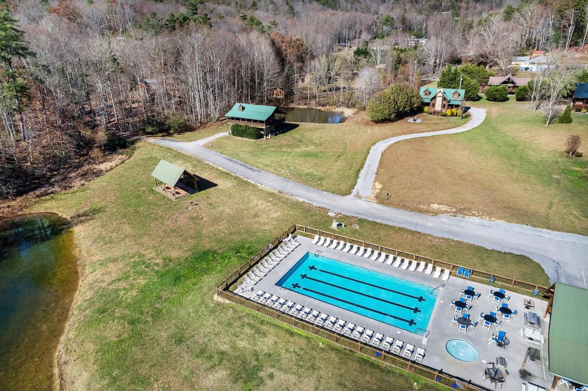 Spectacular Mtns Views With Private Hot Tub With Pool Table And Private Pond Villa Sevierville Dış mekan fotoğraf